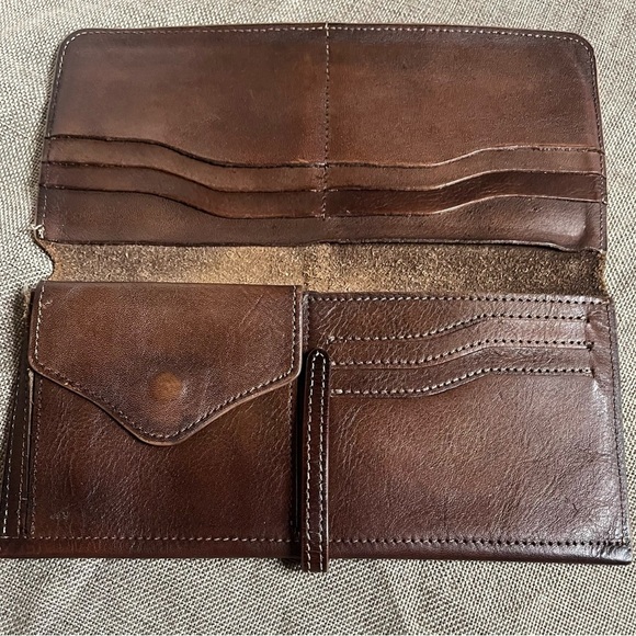2/$30 Leteulo Wallet Brown Wallet/Organizer - Picture 6 of 9